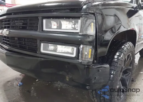 1998 Chevrolet K1500 Fleetside z USA, uszkodzony, nr VIN 1GCEK14R3WZ136352